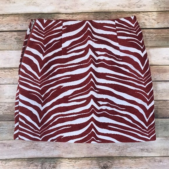 NEW NBD Wild Child Mini Skirt in Red & White Zebra Size XS - Picture 6 of 8